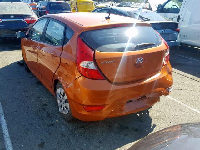 KMHCT5AE9HU300440 - 2017 HYUNDAI ACCENT SE ORANGE photo 3