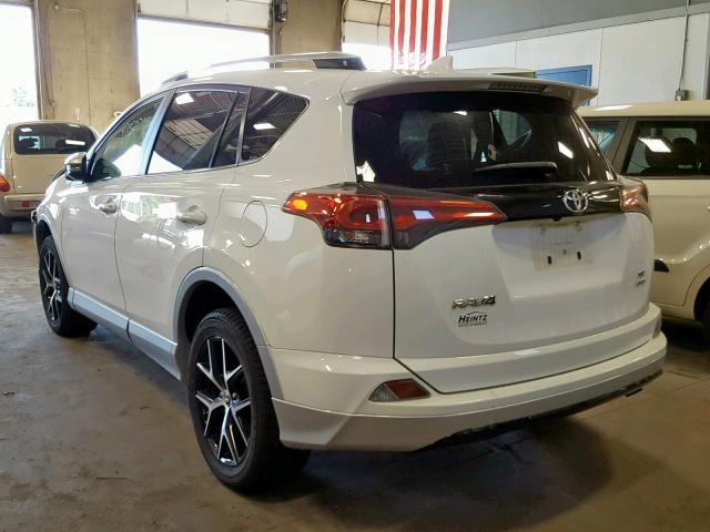 JTMJFREV2GJ053430 - 2016 TOYOTA RAV4 SE WHITE photo 3