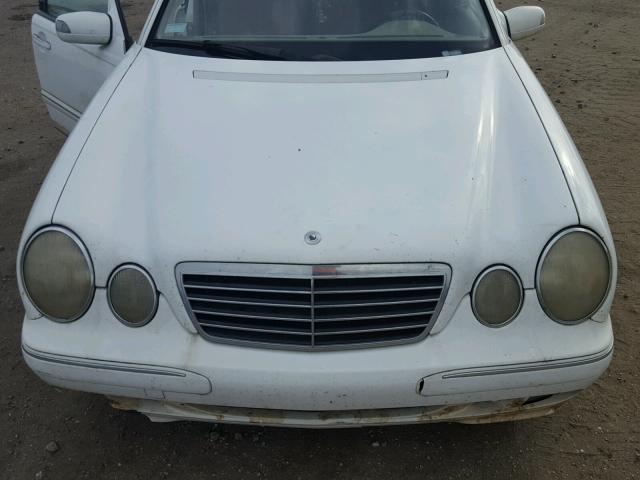 WDBJF65J81B224001 - 2001 MERCEDES-BENZ E 320 WHITE photo 7