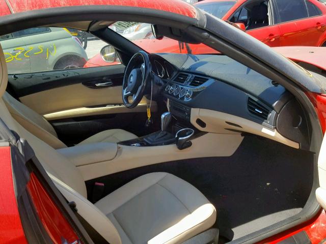 WBALM5C54BE378458 - 2011 BMW Z4 SDRIVE3 RED photo 5