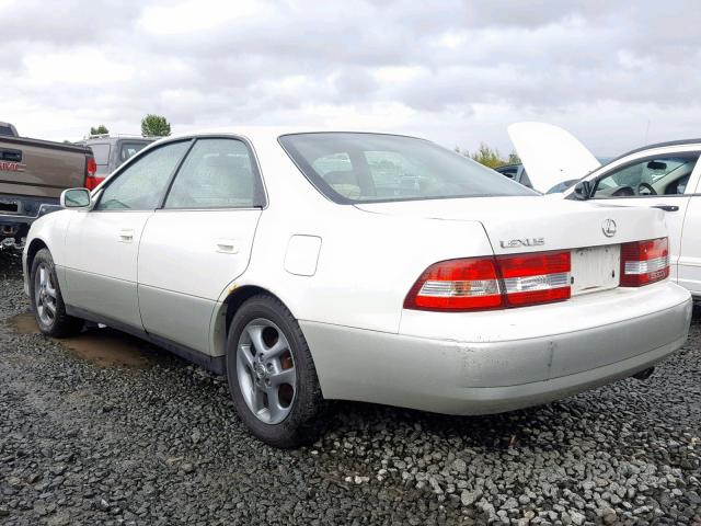 JT8BF28G4Y5077567 - 2000 LEXUS ES 300 WHITE photo 3