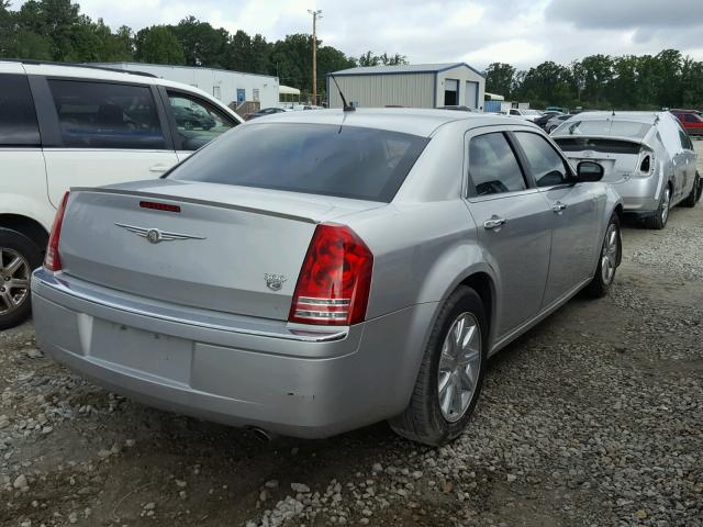 2C3KA63H58H229392 - 2008 CHRYSLER 300C SILVER photo 4