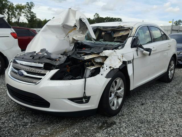 1FAHP2EW7CG137445 - 2012 FORD TAURUS SEL WHITE photo 2