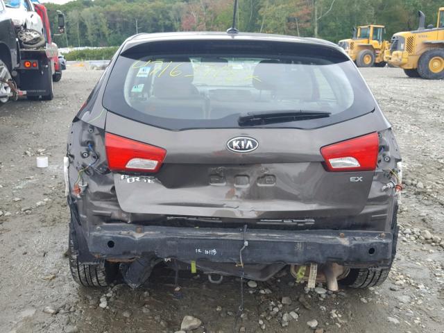 KNAFU5A26B5347976 - 2011 KIA FORTE EX GRAY photo 9