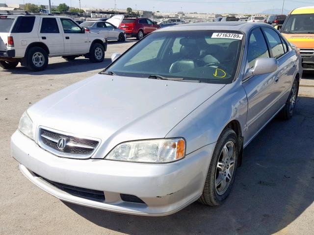 19UUA5666YA005413 - 2000 ACURA 3.2TL SILVER photo 2