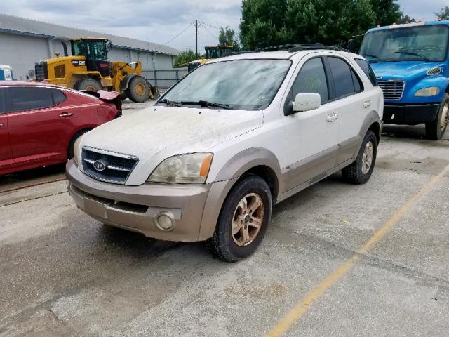 KNDJD733355464403 - 2005 KIA SORENTO WHITE photo 2