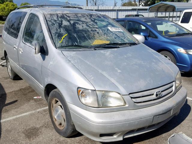 4T3ZF13C02U500210 - 2002 TOYOTA SIENNA LE SILVER photo 1