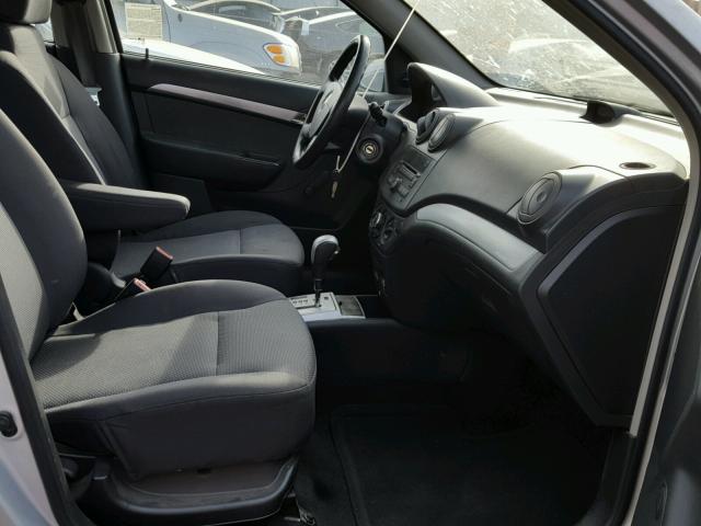 KL1TD5DE3AB044902 - 2010 CHEVROLET AVEO LS SILVER photo 5