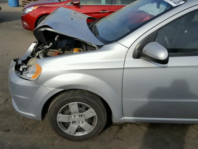 KL1TD5DE3AB044902 - 2010 CHEVROLET AVEO LS SILVER photo 9
