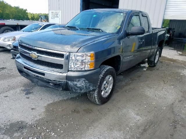 1GCRKPEA2BZ272091 - 2011 CHEVROLET SILVERADO SILVER photo 2