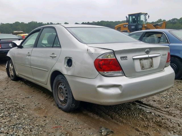 JTDBE32K763039573 - 2006 TOYOTA CAMRY LE SILVER photo 3