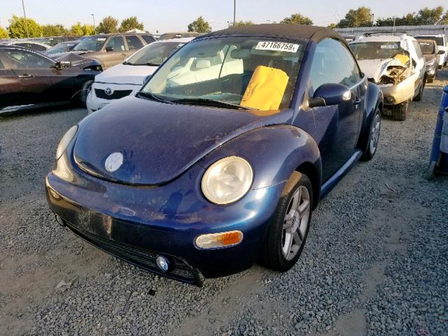 3VWCD31Y45M313030 - 2005 VOLKSWAGEN NEW BEETLE ლურჯი ფოტო 2