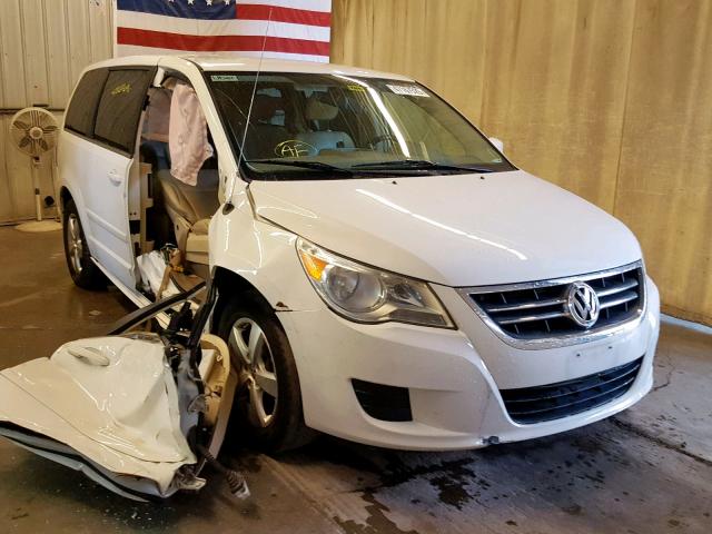 2V4RW3D18AR209316 - 2010 VOLKSWAGEN ROUTAN SE WHITE photo 1