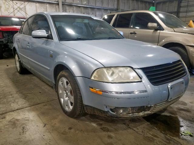 WVWRH63BX2P030102 - 2002 VOLKSWAGEN PASSAT GLX BLUE photo 1