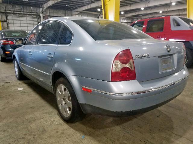 WVWRH63BX2P030102 - 2002 VOLKSWAGEN PASSAT GLX BLUE photo 3