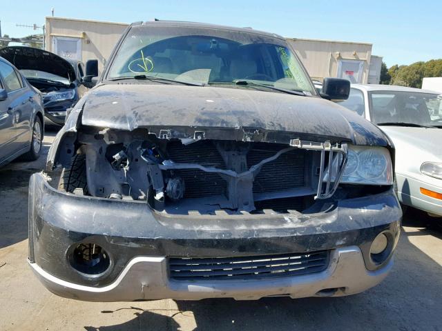 5LMFU28R24LJ01728 - 2004 LINCOLN NAVIGATOR BLACK photo 9