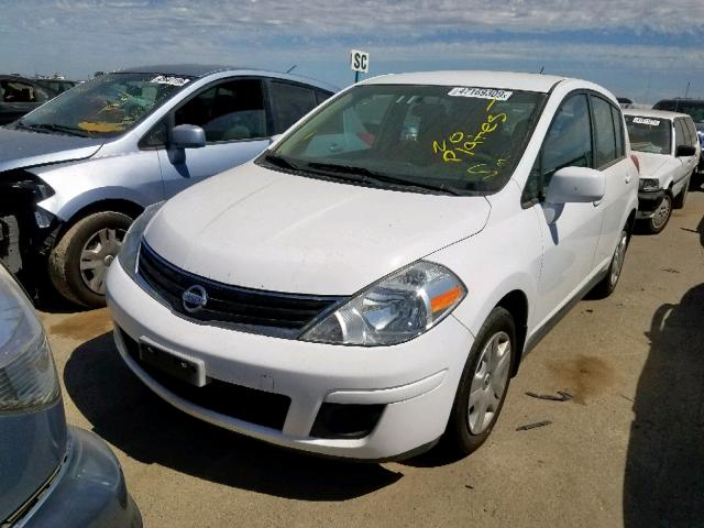 3N1BC1CP0BL364779 - 2011 NISSAN VERSA S WHITE photo 2