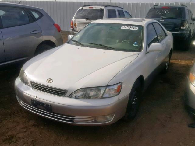 JT8BF22G5V0009604 - 1997 LEXUS ES 300 WHITE photo 2