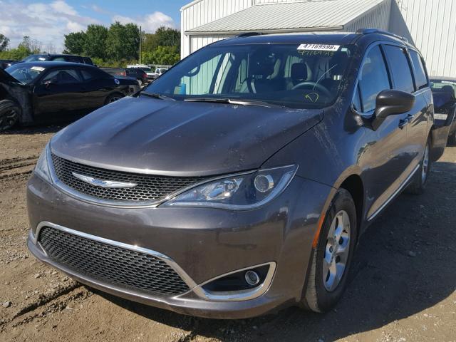 2C4RC1EG4HR579070 - 2017 CHRYSLER PACIFICA T GRAY photo 2