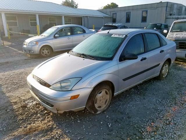 1FAFP33P82W152307 - 2002 FORD FOCUS LX SILVER photo 2