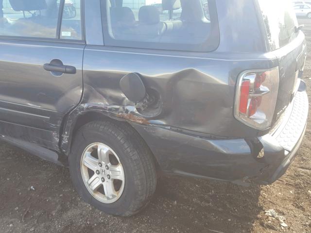 5FNYF18106B016570 - 2006 HONDA PILOT LX GRAY photo 9