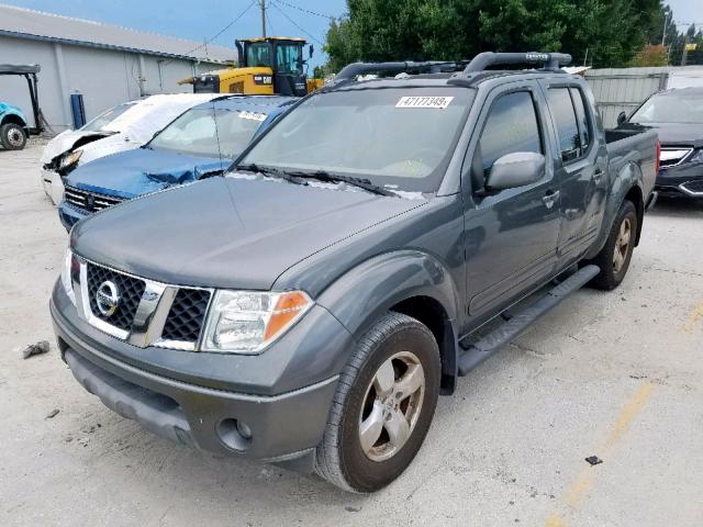 1N6AD07U66C430217 - 2006 NISSAN FRONTIER C GRAY photo 2