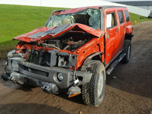 5GTEN13E788114894 - 2008 HUMMER H3 ORANGE photo 2