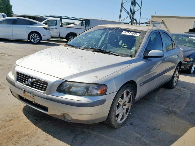 YV1RS64A242405398 - 2004 VOLVO S60 SILVER photo 2