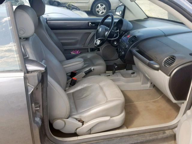 3VWSF31Y56M303582 - 2006 VOLKSWAGEN NEW BEETLE Grafit foto 5