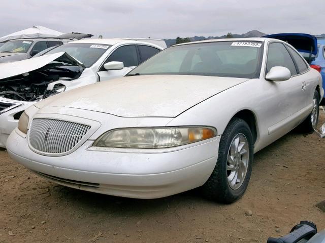 1LNLM92V6VY688704 - 1997 LINCOLN MARK VIII WHITE photo 2