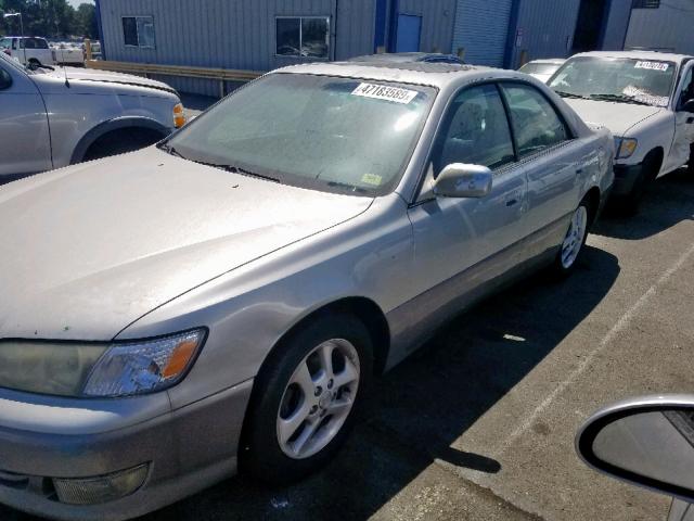 JT8BF28G9Y5086457 - 2000 LEXUS ES 300 SILVER photo 2