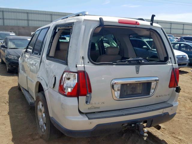 5LMFU28506LJ24165 - 2006 LINCOLN NAVIGATOR WHITE photo 3