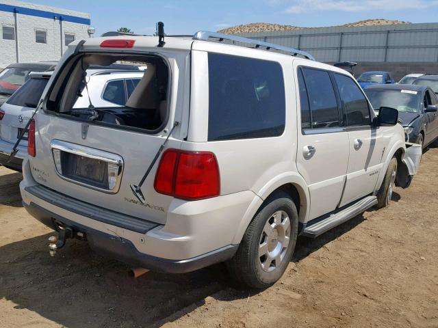 5LMFU28506LJ24165 - 2006 LINCOLN NAVIGATOR WHITE photo 4