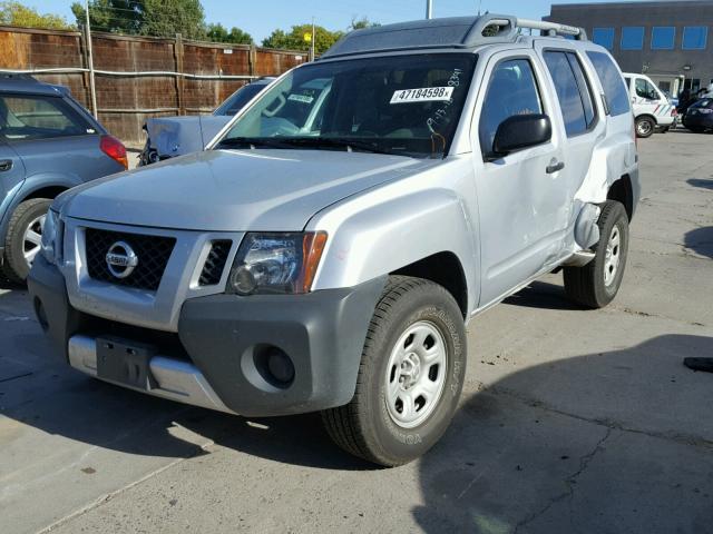 5N1AN0NW1FN658341 - 2015 NISSAN XTERRA X SILVER photo 2