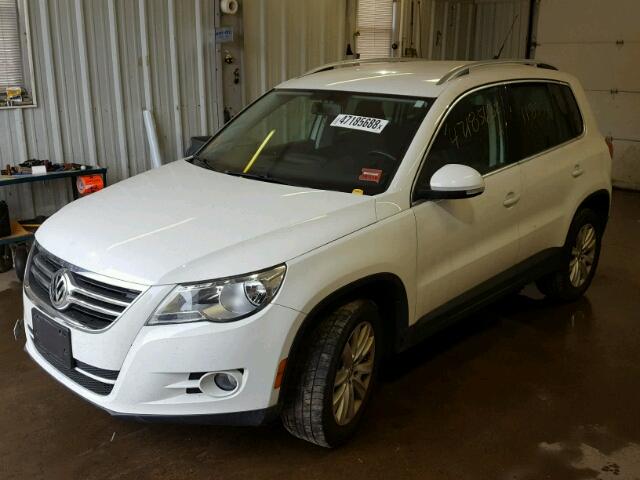 WVGBV75N49W526810 - 2009 VOLKSWAGEN TIGUAN SE WHITE photo 2