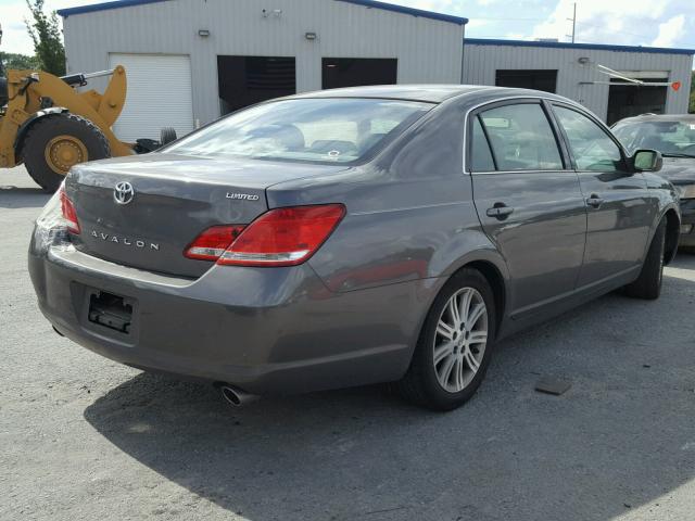 4T1BK36B57U225364 - 2007 TOYOTA AVALON XL GRAY photo 4