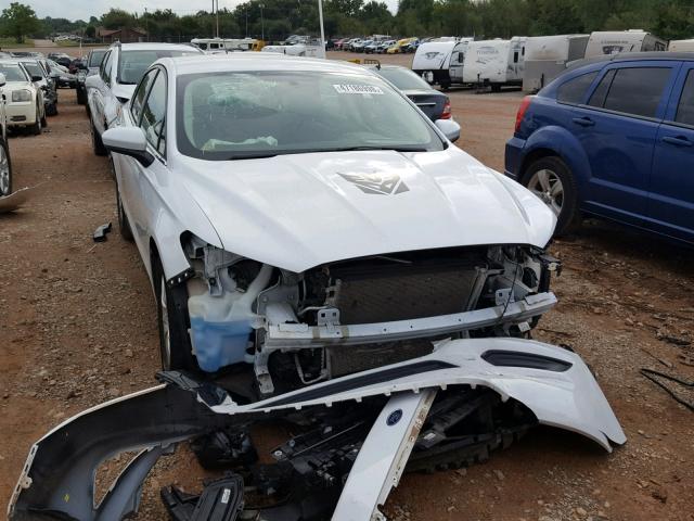 3FA6P0G79GR279828 - 2016 FORD FUSION S WHITE photo 9