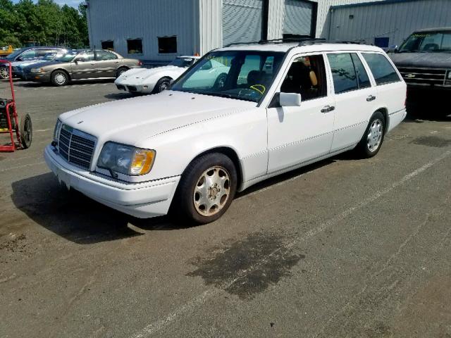 WDBEA92E8RF276239 - 1994 MERCEDES-BENZ E 320 WHITE photo 2