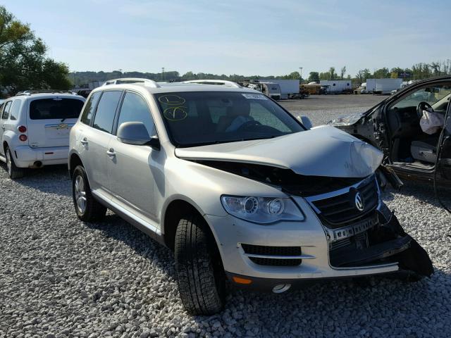 WVGBE77L49D023138 - 2009 VOLKSWAGEN TOUAREG 2 GOLD photo 1