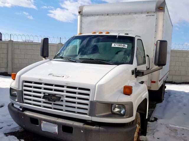 1GBE4C12X6F422282 - 2006 CHEVROLET C4500 C4C0 WHITE photo 2