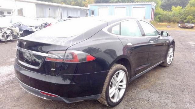 5YJSA1H10EFP36180 - 2014 TESLA MODEL S أسود صورة 4