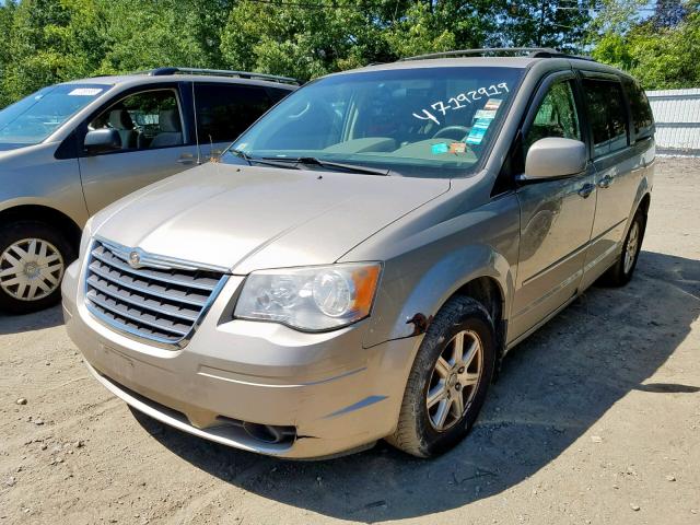 2A8HR54P38R640775 - 2008 CHRYSLER TOWN & COU GOLD photo 2