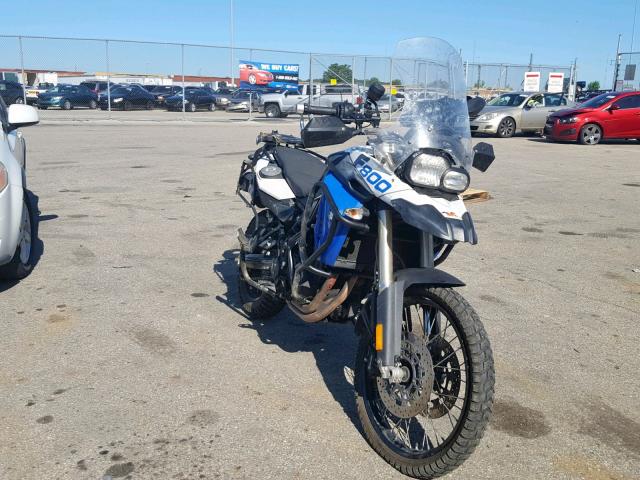 WB1022901CZU04267 - 2012 BMW F800 GS TWO TONE photo 1