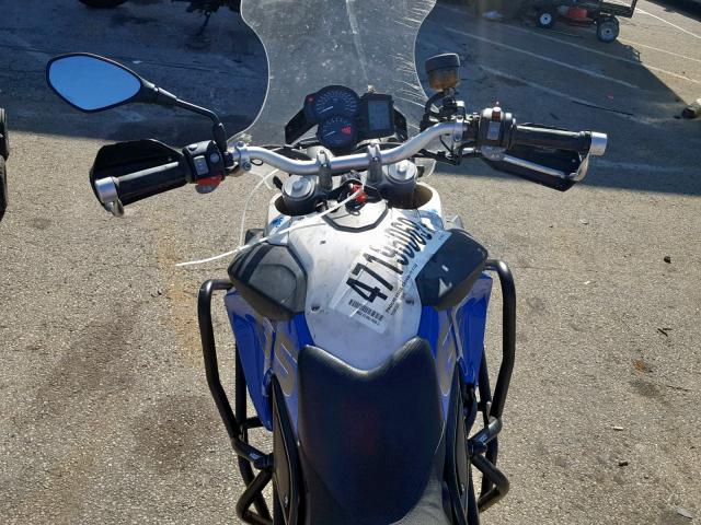 WB1022901CZU04267 - 2012 BMW F800 GS TWO TONE photo 5