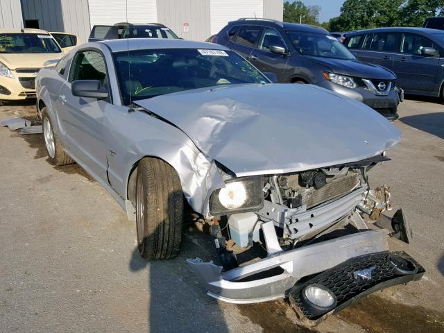 1ZVFT82H575361544 - 2007 FORD MUSTANG GT SILVER photo 1