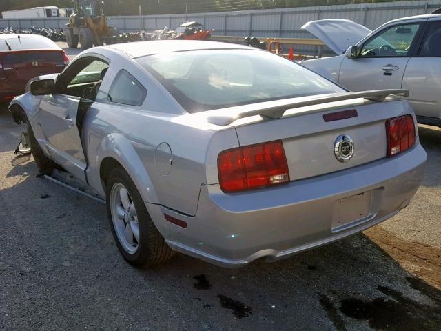 1ZVFT82H575361544 - 2007 FORD MUSTANG GT SILVER photo 3