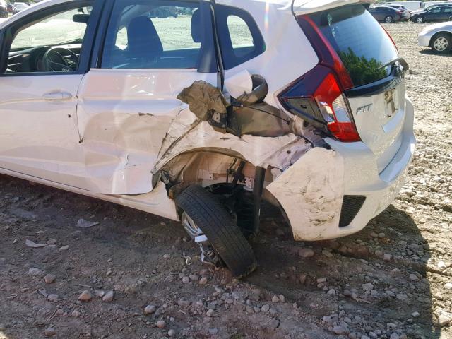 3HGGK5H51FM100525 - 2015 HONDA FIT LX WHITE photo 9