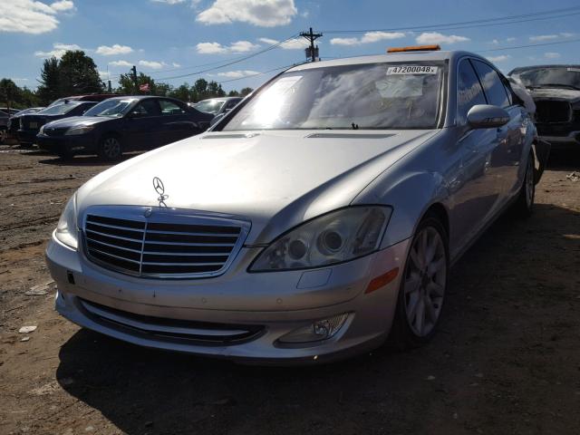 WDDNG71X28A162214 - 2008 MERCEDES-BENZ S 550 SILVER photo 2