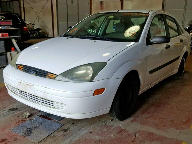 1FAFP33Z74W173878 - 2004 FORD FOCUS LX WHITE photo 2