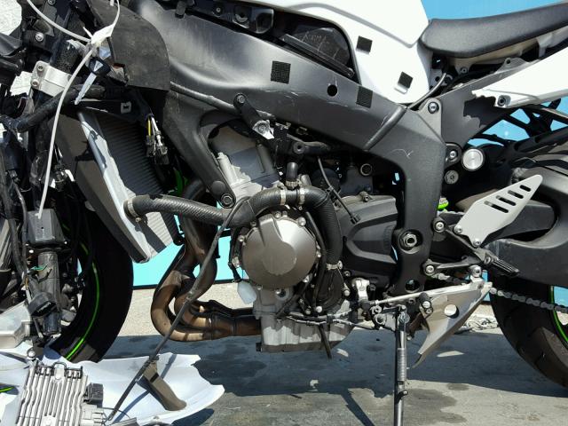 JKBZXJF17HA012537 - 2017 KAWASAKI ZX636 F WHITE photo 7